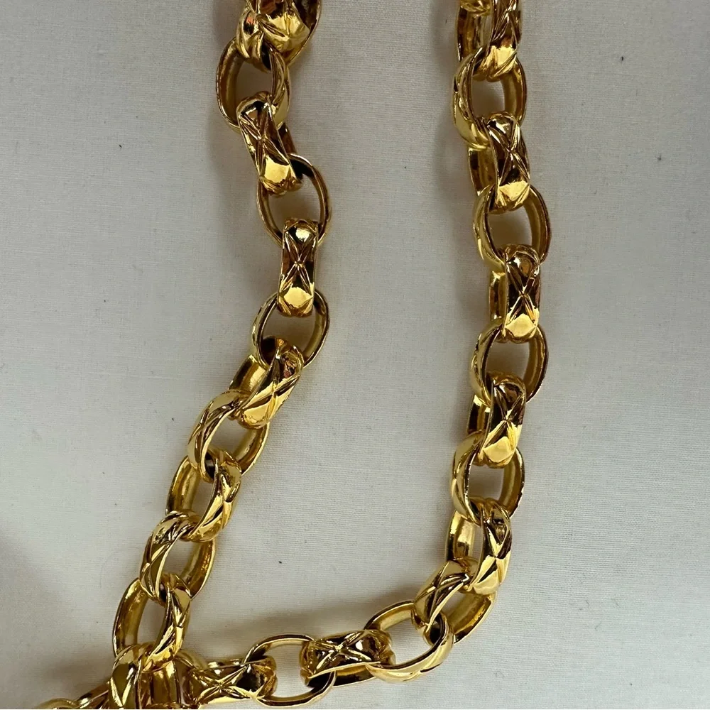 Chanel Diana Small Single Flap Beige Quilted Calf Leather Gold Plated Chain Bag - Picture 9 of 14